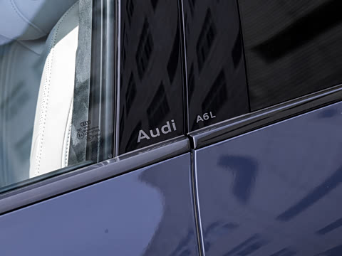 2026�� 2.0T quattro ������	