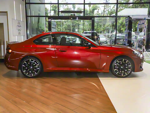 2025�� 225i M�˶���ҹ��װ