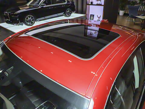 2025�� 225i M�˶���ҹ��װ