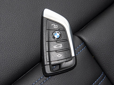 2026�� M240i xDrive