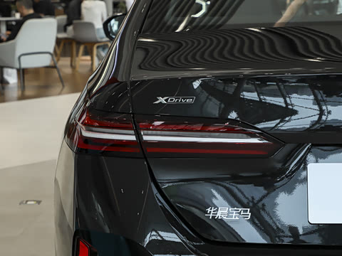2026�� �Ŀ� 530Li xDrive M�˶���װ