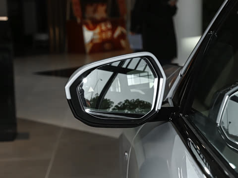 2026�� xDrive30L ������ M�˶���ҹ��װ