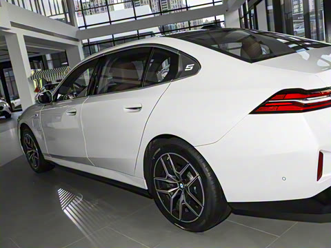 2026�� eDrive 35L M�˶���װ