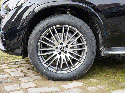 2026�� GLC 300 L 4MATIC ������ 5��