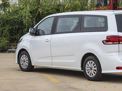 2025�� 2.4L �ֶ��߼����а� CNG 7��