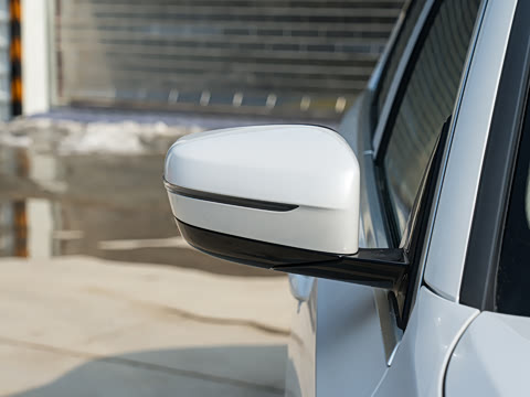 2026�� 325i M�˶���װ