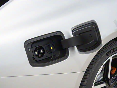 2025�� 702 ������ Ultra