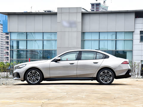 2026�� 525i M�˶���װ
