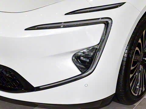 2025�� �Ŀ� Max���̰�