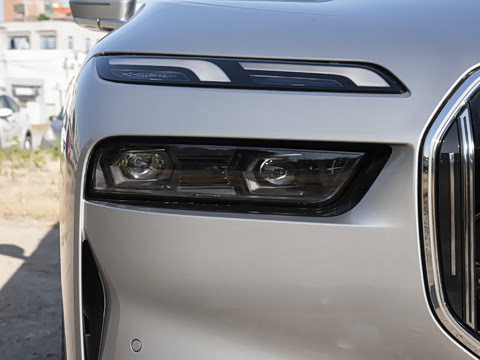 2026�� 735Li ������װ