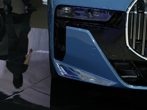 2023�� xDrive60L M�˶���װ