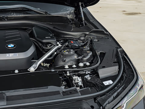 2026�� �Ŀ� 525Li M�˶���װ