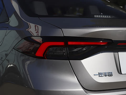 2026�� 1.8L ˫�� ��Ӣ��