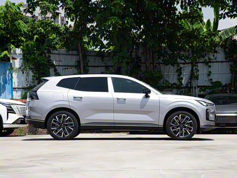 2026�� ������������Plus