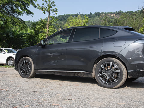 2025�� 670 Pro��