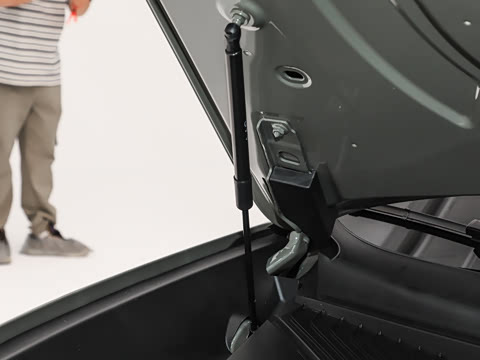 2026�� Cayenne Coup�� Turbo Electric