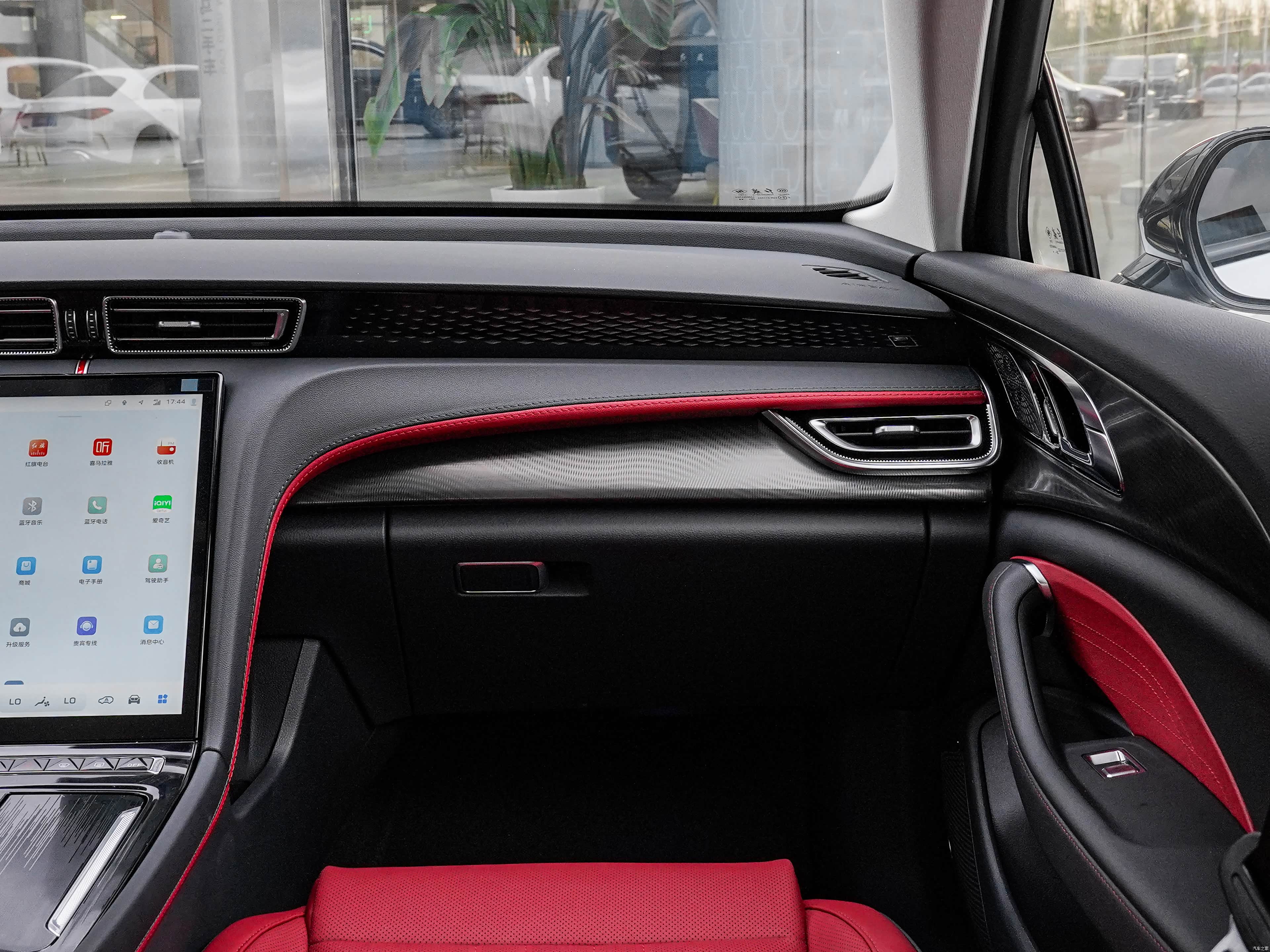 Hongqi H6, миниатюра 14