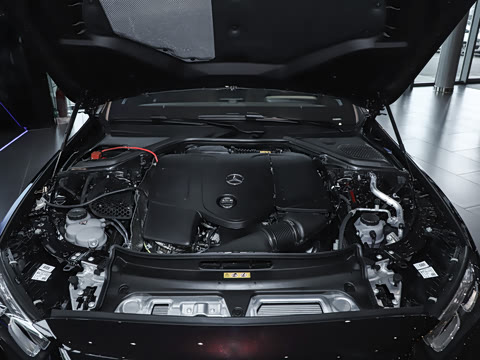 2026�� �Ŀ� E 300 L ������