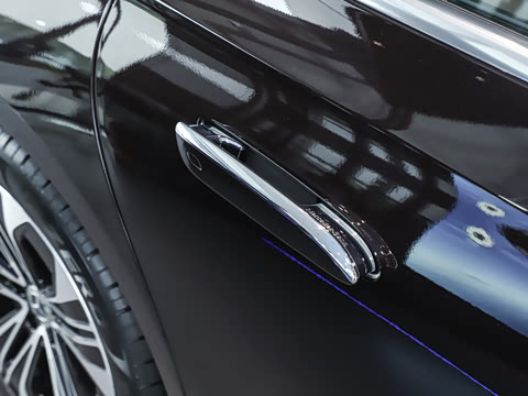 2026�� �Ŀ� E 300 L ������