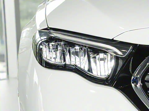 2024�� E 350 e L ���ʽ��϶����γ�