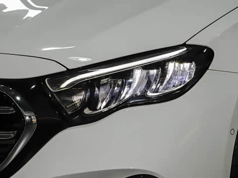 2024�� E 350 e L ���ʽ��϶����γ�