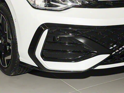 2025�� �Ŀ�� 300TSI R-Line