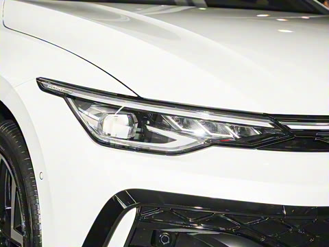 2025�� �Ŀ�� 300TSI R-Line