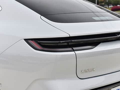 2026�� 225km EM-i Զ�����ǺӰ�