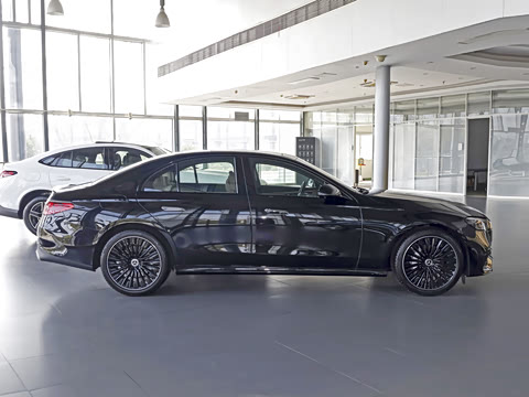 2026�� E 300 �������˶���