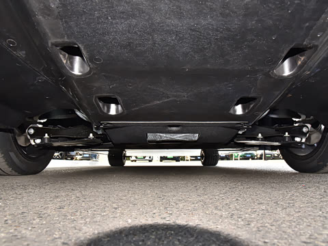 2026�� �Ŀ� eDrive 40L M�˶���װ