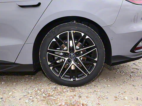 2025�� EV �Ǽݰ� 635KM�����״��콢��