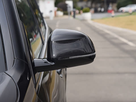 2026�� �Ŀ� xDrive 40Li ������M�˶���ҹ��װ