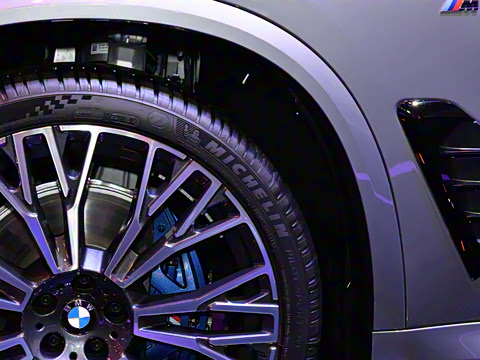 2025�� xDrive 40Li ������M�˶���ҹ��װ