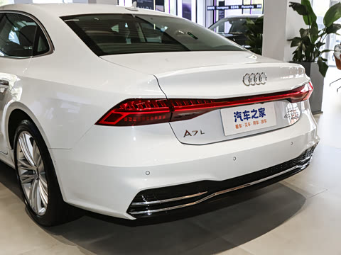 2025�� 45 TFSI quattro ������