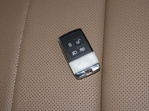 2025�� 2.0T P250 ��������������