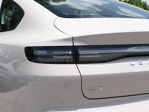 2027�� 670������