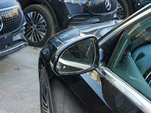 2026�� E 260 L �����