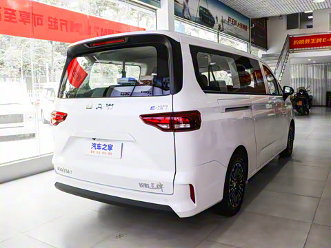 2025�� 401KM ������м�Ӫ�� 8��