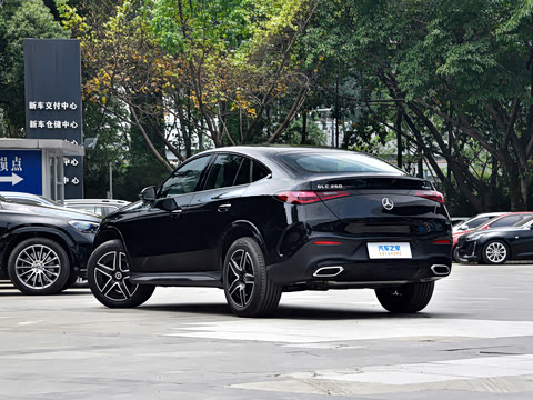 2026�� �Ŀ� GLC 260 4MATIC ����SUV