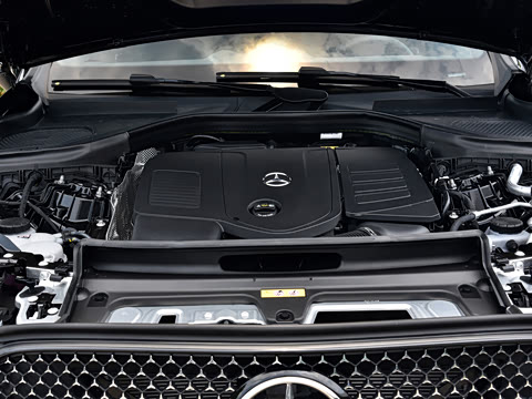 2026�� �Ŀ� GLC 260 4MATIC ����SUV
