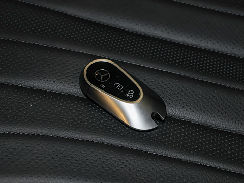 2025�� 500 4MATIC