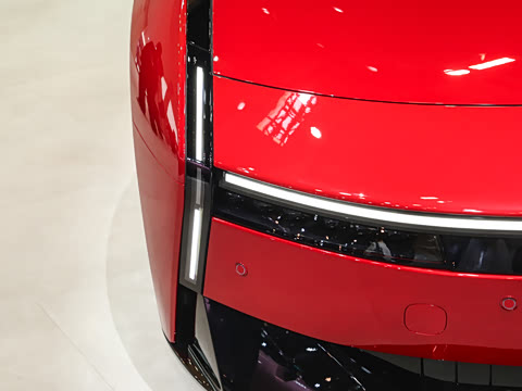 2025�� 750 ���� Max
