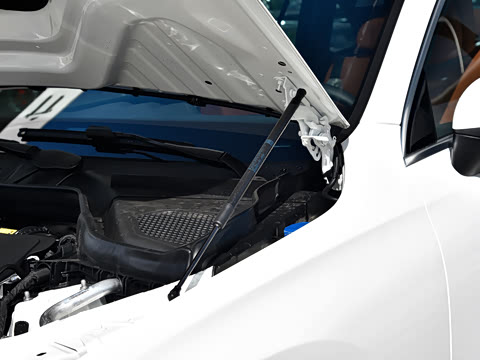 2026�� GLC 260 L 4MATIC �����