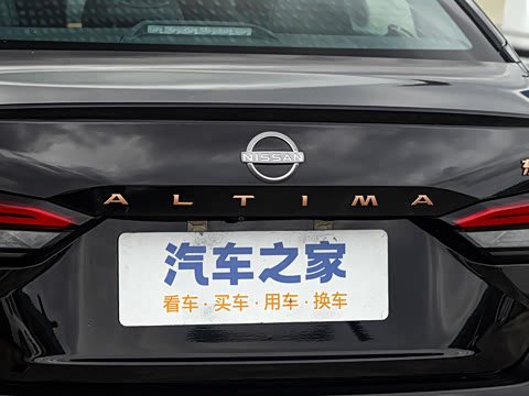 2025�� 2.0L SV �ڽ��