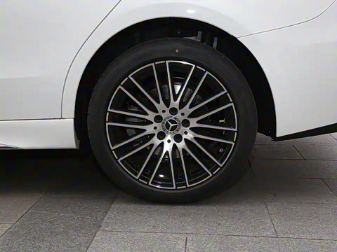 2026�� C 260 L �˶��ر��