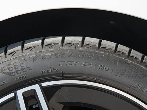 2025�� CLA 260 4MATIC ���ܳ�