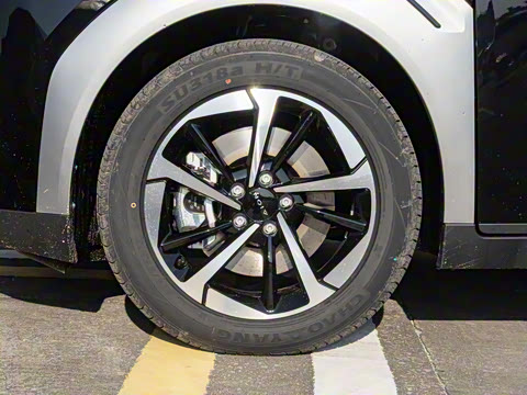 2025�� Plus 610 ������