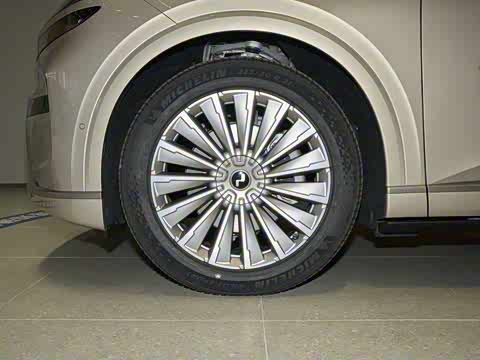 2025�� Ultra ������