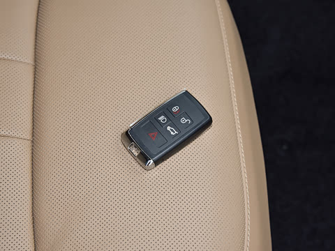 2026�� 3.0 L6 400PS HSE�����
