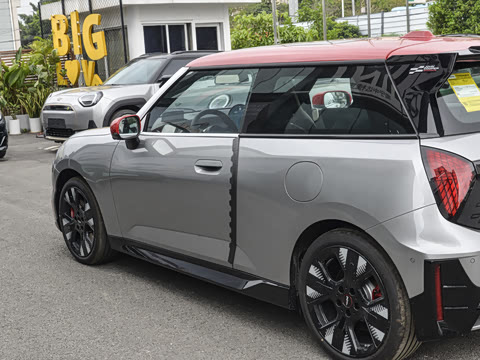 2026�� JOHN COOPER WORKS